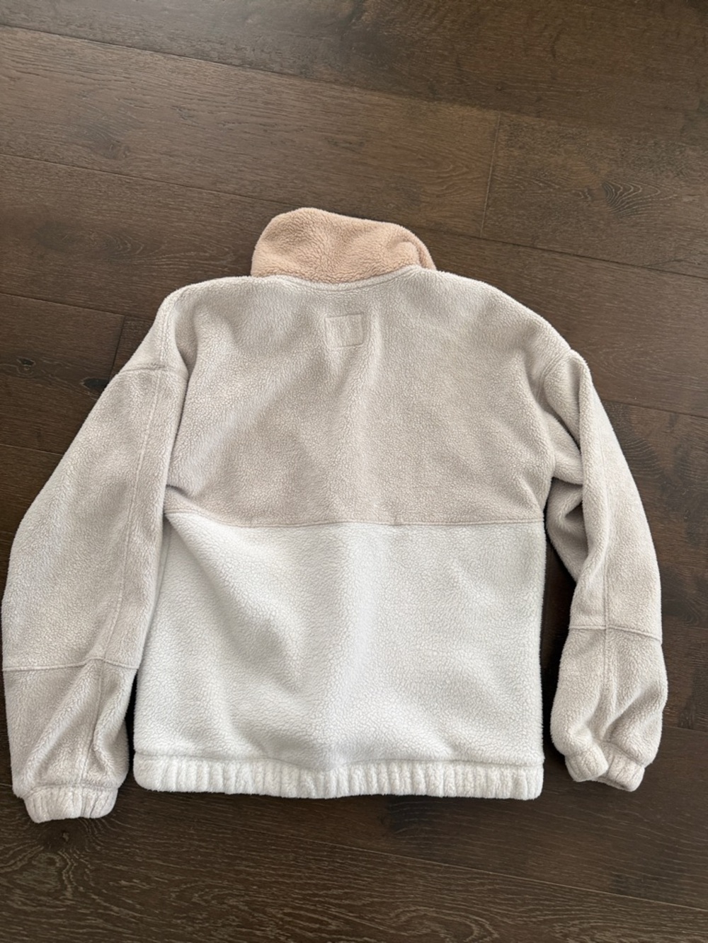 Abercrombie & Fitch Neutral Color-Block Sherpa Zip-Up with Side Pockets - Picture 5 of 6